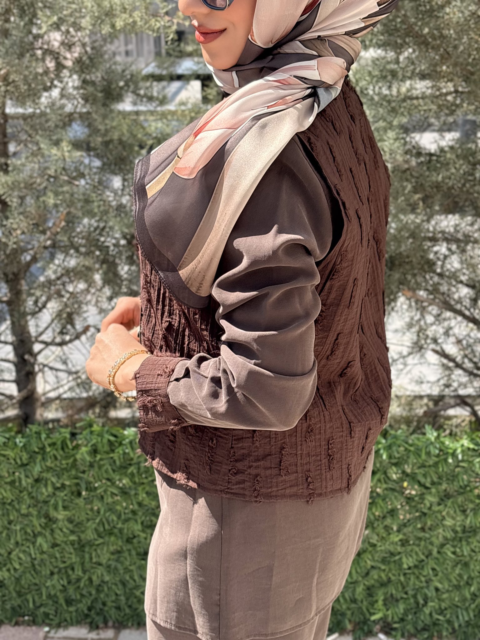 YELEK DETAY ÜÇLÜ PANTOLONLU TAKIM resmi