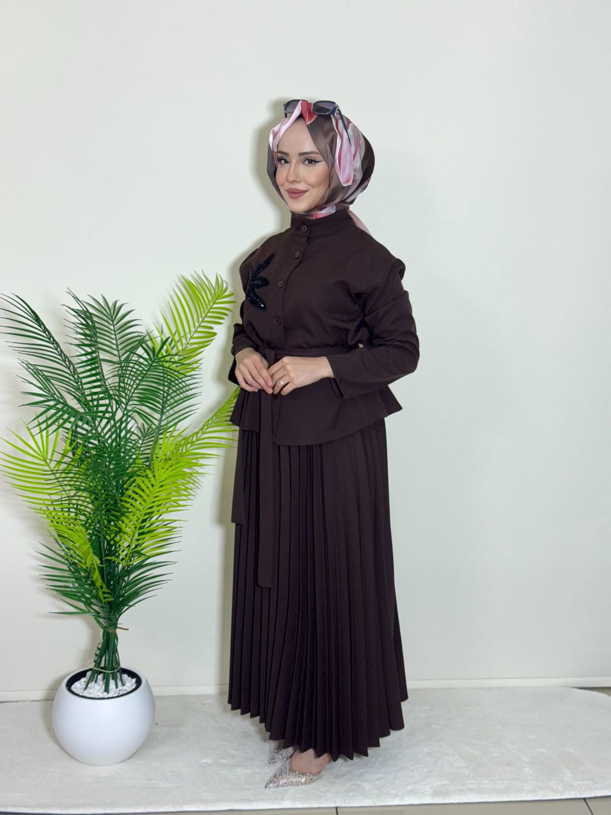 PLİSELİ ETEKLİ TAKIM resmi