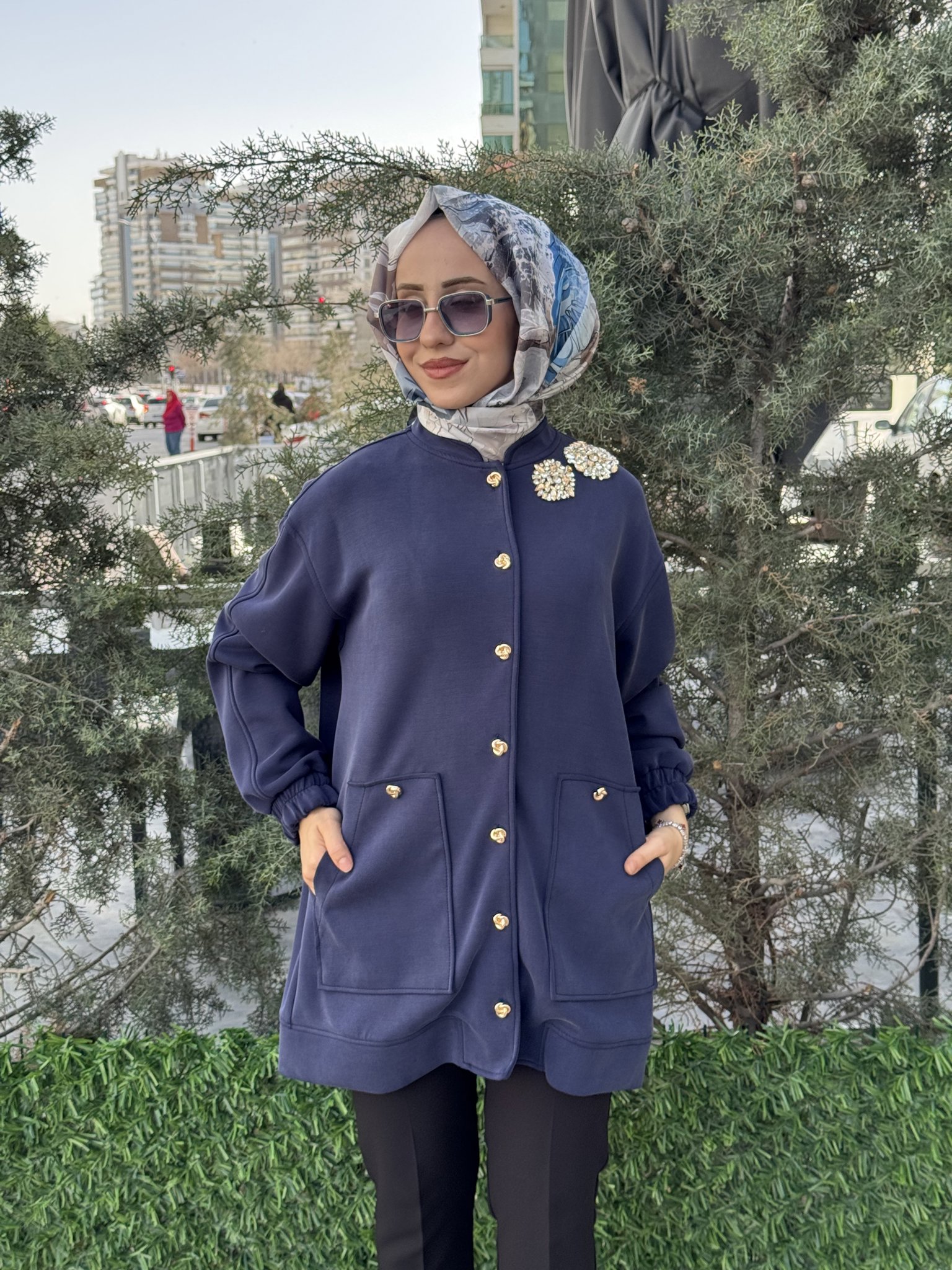 PRİEMİUM OYHSO KUMAŞ YAKASI TAŞ DETAYLI CEKET resmi