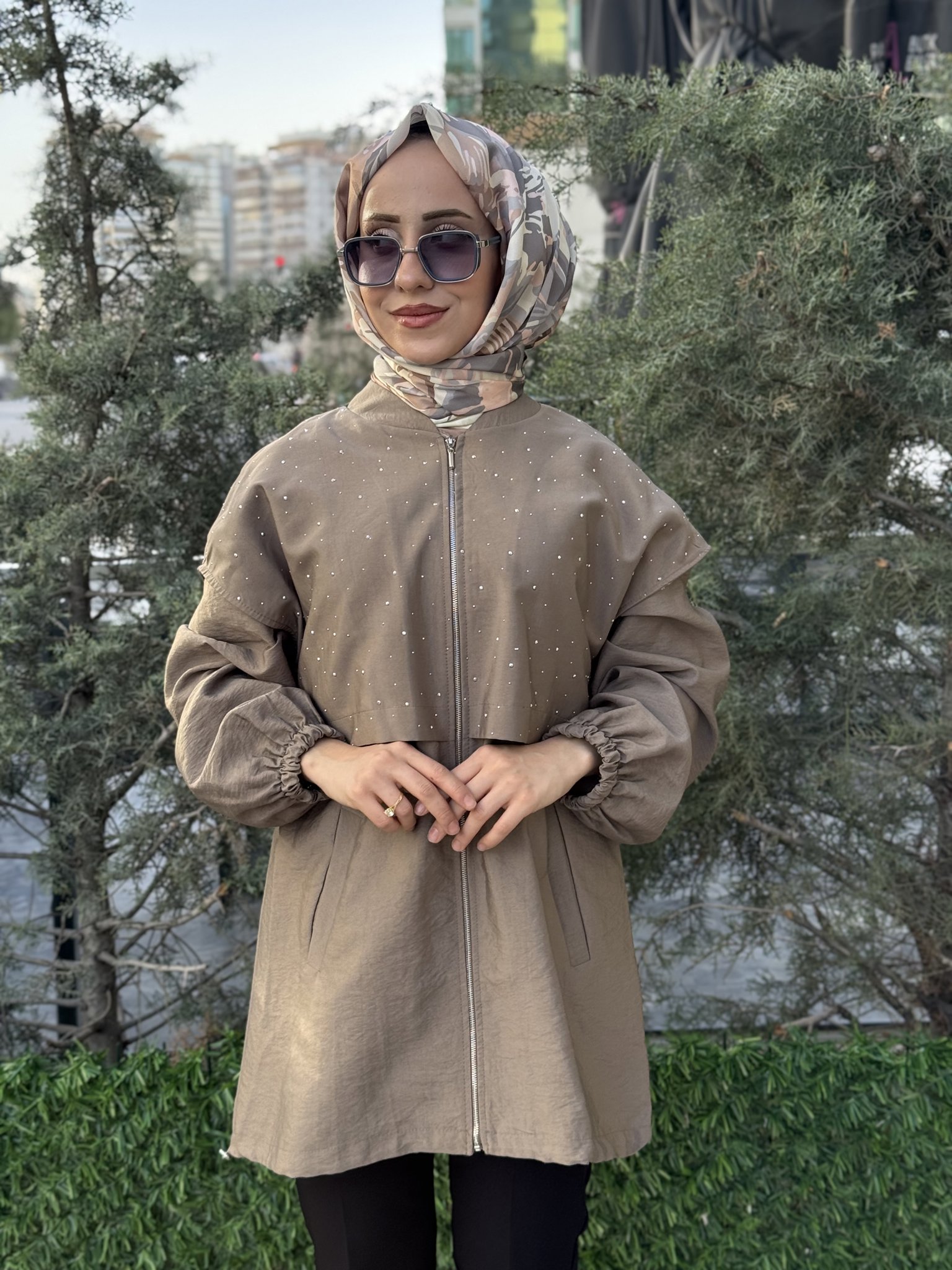 PAMUK VİSCON TAŞ DETAYLI MEVSİMLİK CEKET resmi