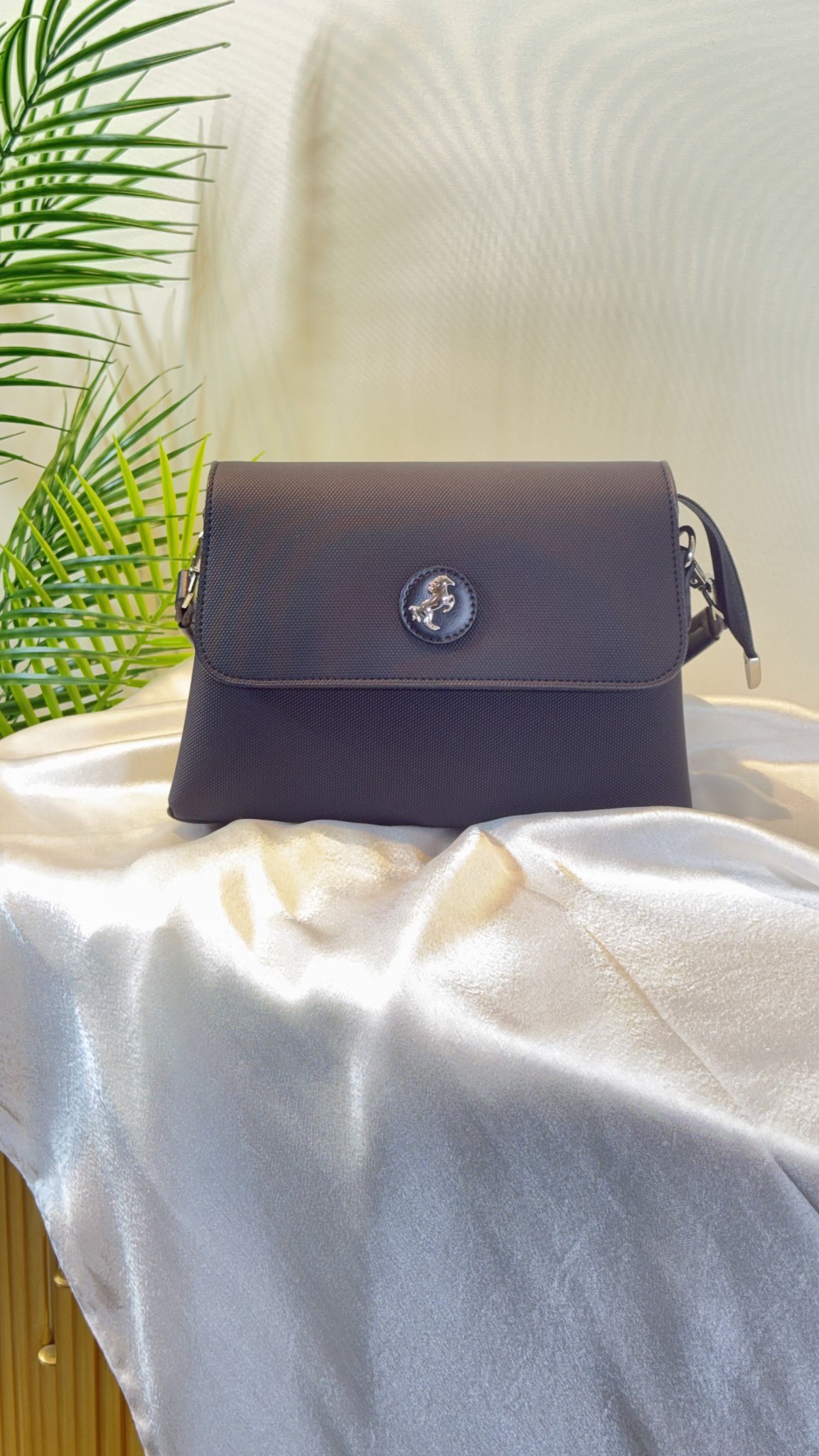 MİAMİ POLO CLUB KAPAK VE ÇİFT FERMUAR ÇANTA SİYAH resmi